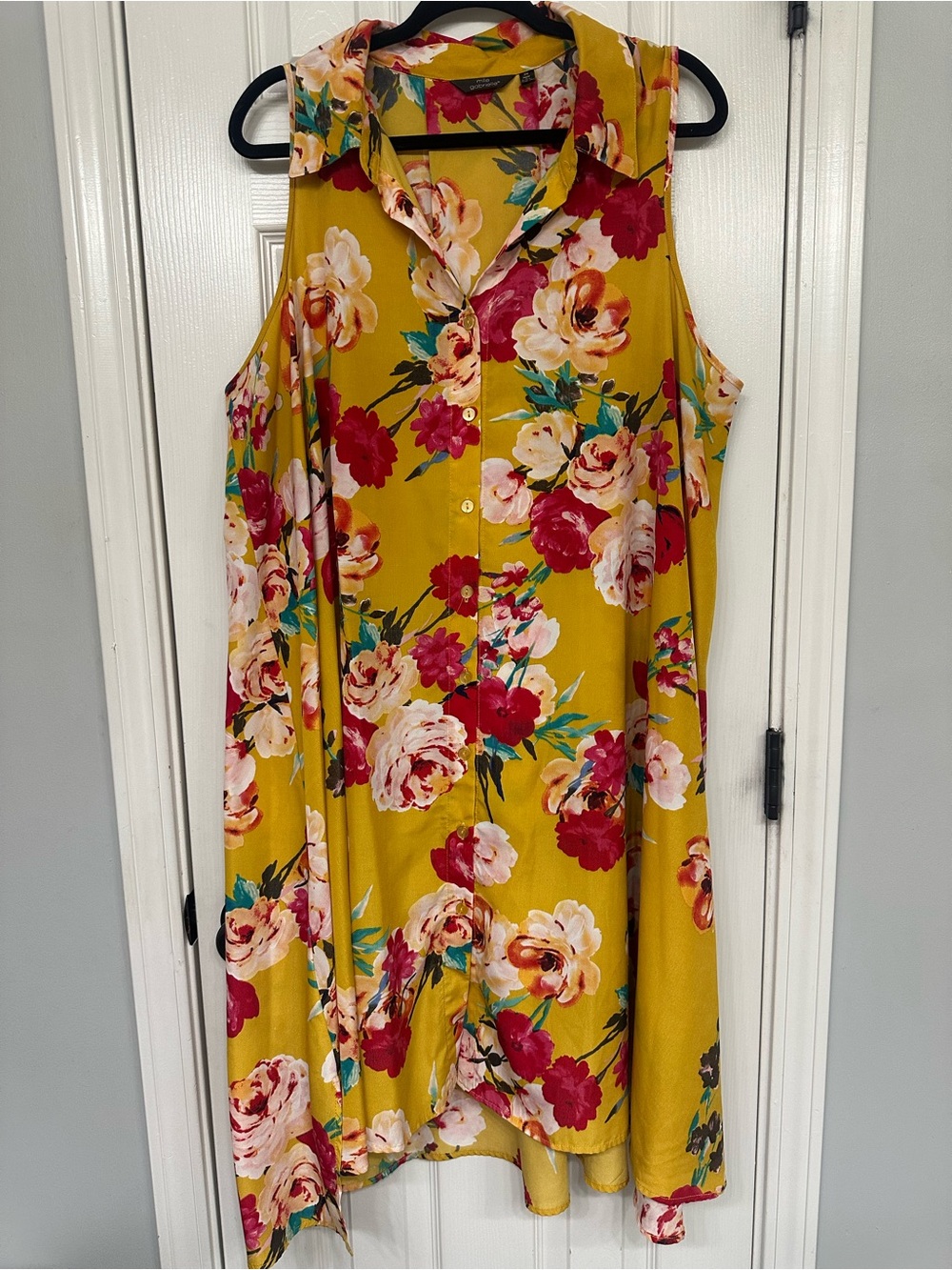 Mlle Gabrielle Mustard Floral Button-Front Sleeveless Dress